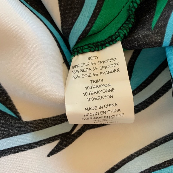 bebe silk dress with crocheted top. XS - Picture 6 of 8